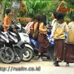 Pelajar bermotor