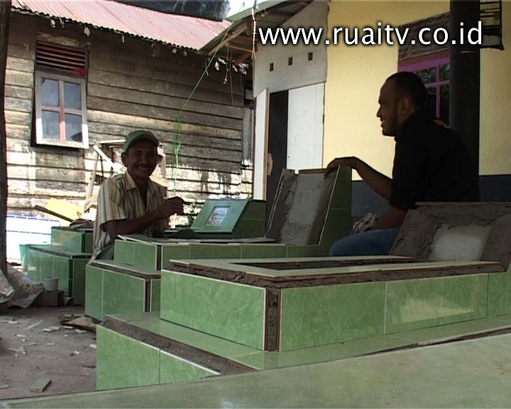 Pembuatan Nisan - Makam - Ruai TV
