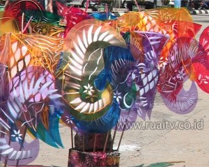 OMSET PENJUAL LAMPION MENURUN