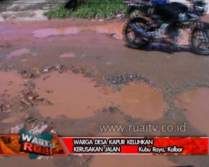 WARGA DESA KAPUR KELUHKAN KERUSAKAN JALAN