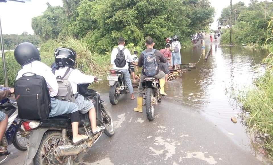 kondisi jalan arah hilir semitau_ruai.tv