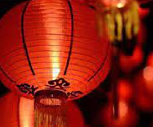 Makna Ornamen Lampion dan Nanas paa Saat Imlek
