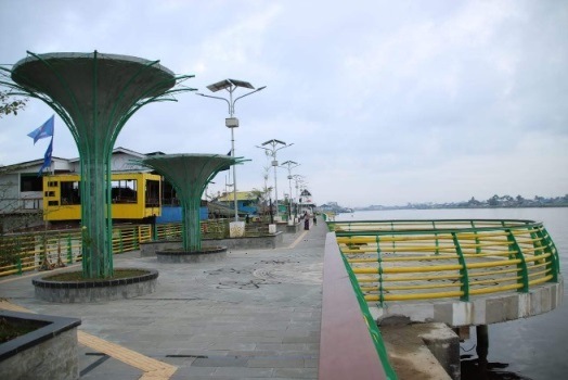 Poles Tepian Sungai Kapuas Jadi Wajah Depan Kota Pontainak