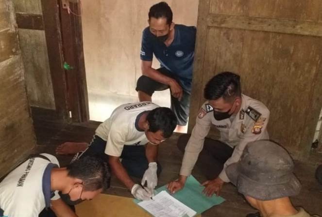 Anak Panik Temukan Ayah Gantung Diri di Dusun Raden