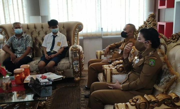 Pelajar SMP di Singkawang Raih Medali Perak Kompetisi Sains Nasional_ruai.tv