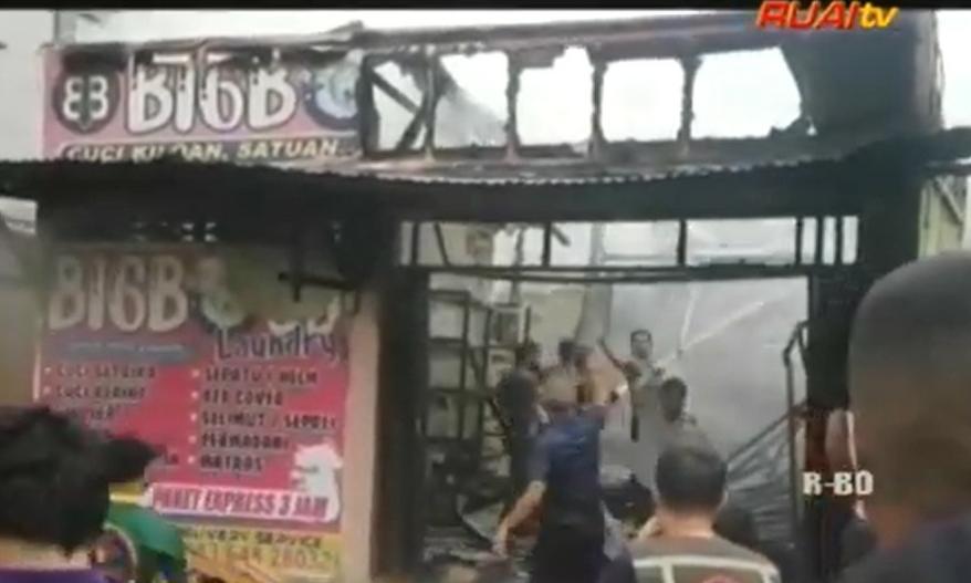 kebakaran laundry di Ngabang - RUAI.TV
