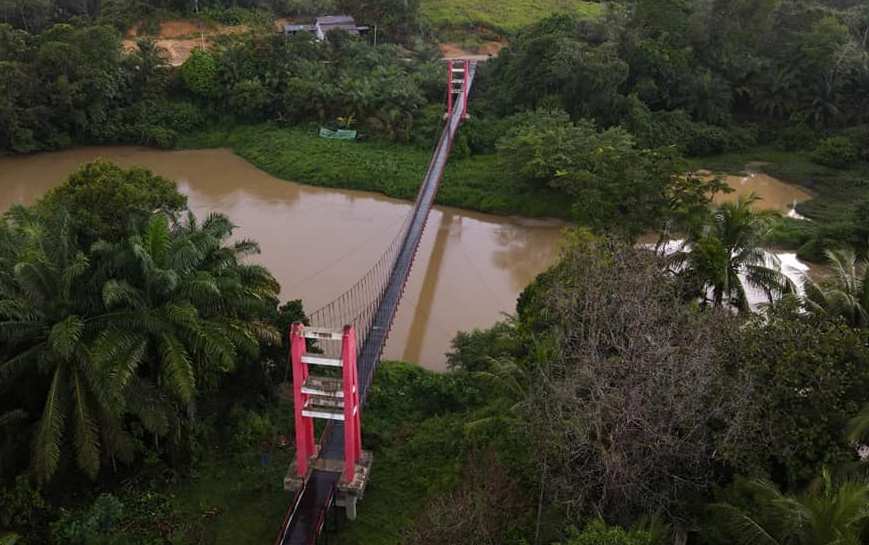 100 Meter, Jembatan Gantung Terpanjang di Landak