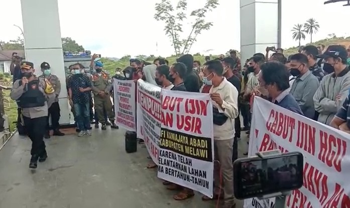 Penyerobotan Lahan Warga di Melawi perusahaan didemo - ruai.tv