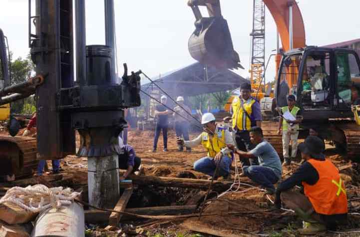 jalan layang di Kapuas Hulu - Fondasi Jalan Layang Putussibau-Kalis Mulai Dibangun