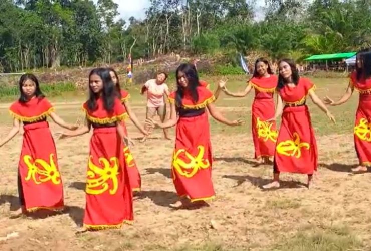 pesta panen dayak
