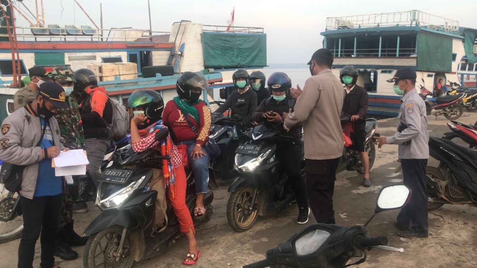 kapal motor klotok