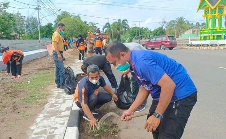 ASN Ketapang gotong-royong