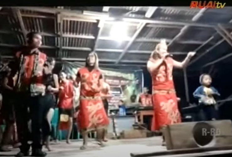 tari lesung sekadau