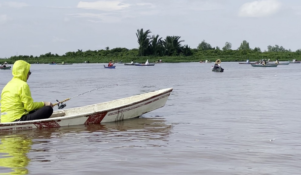 mancing udang Sungai Kapuas