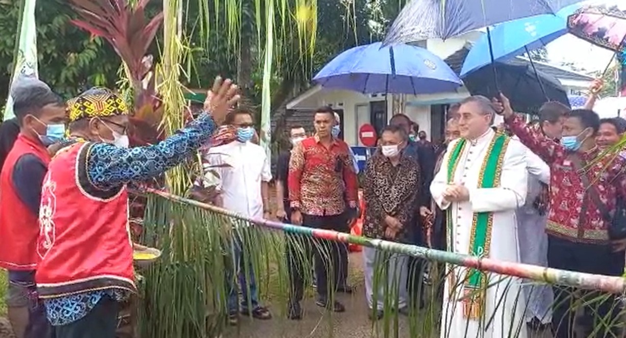 dubes vatican di sanggau