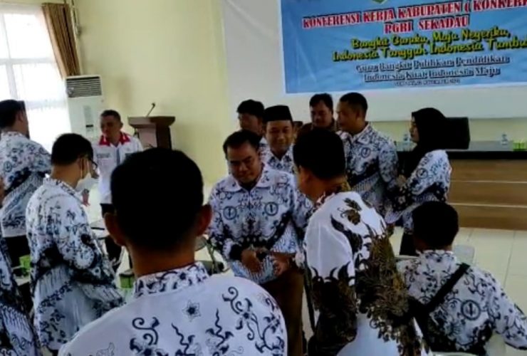 sekadau kurang guru