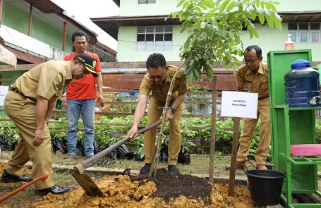sekolah adiwiyata