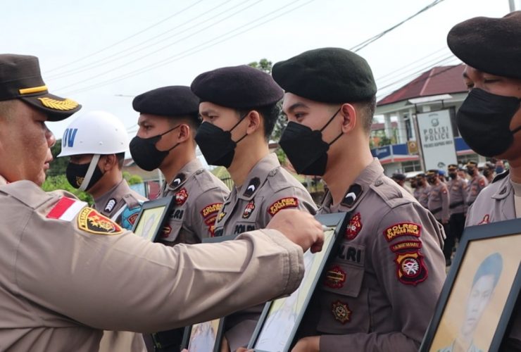 polisi dipecat