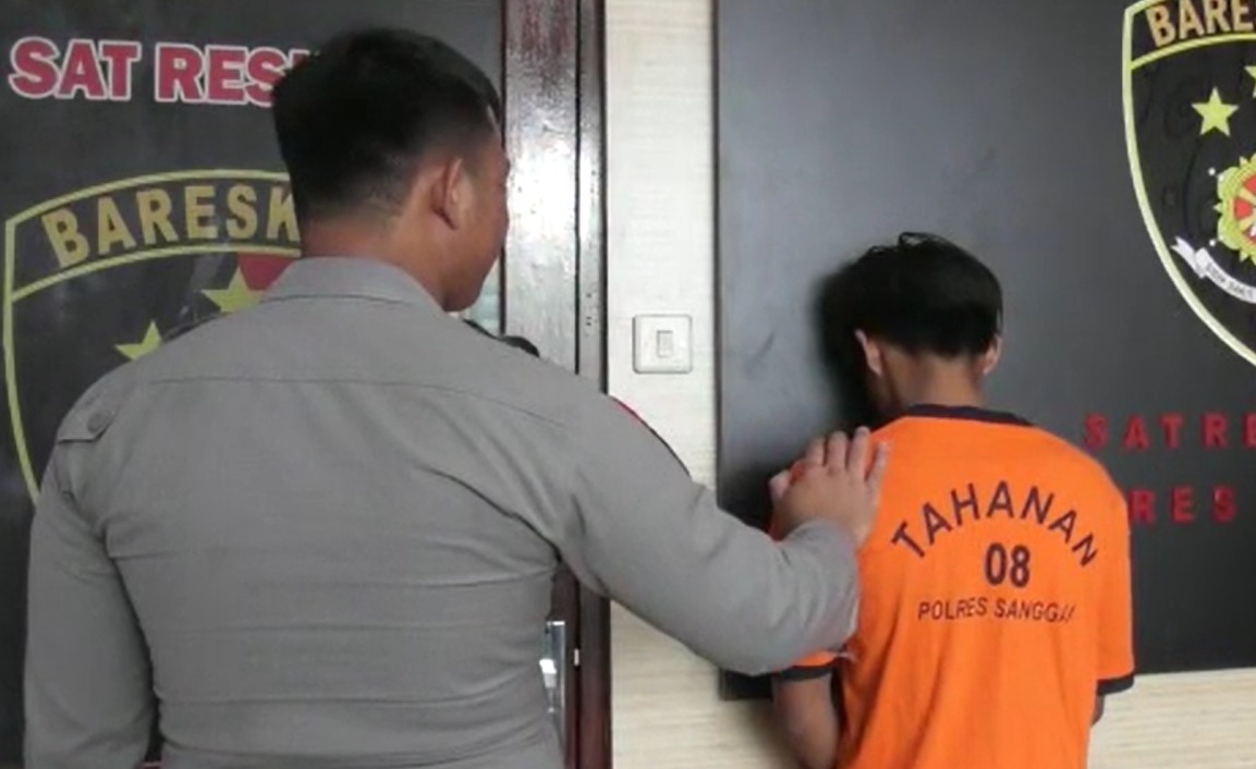 abang setubuhi adik