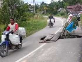 jalan aspal jebol