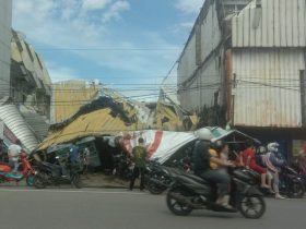 ruko runtuh