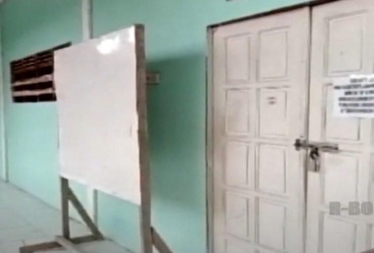 sekolah disegel